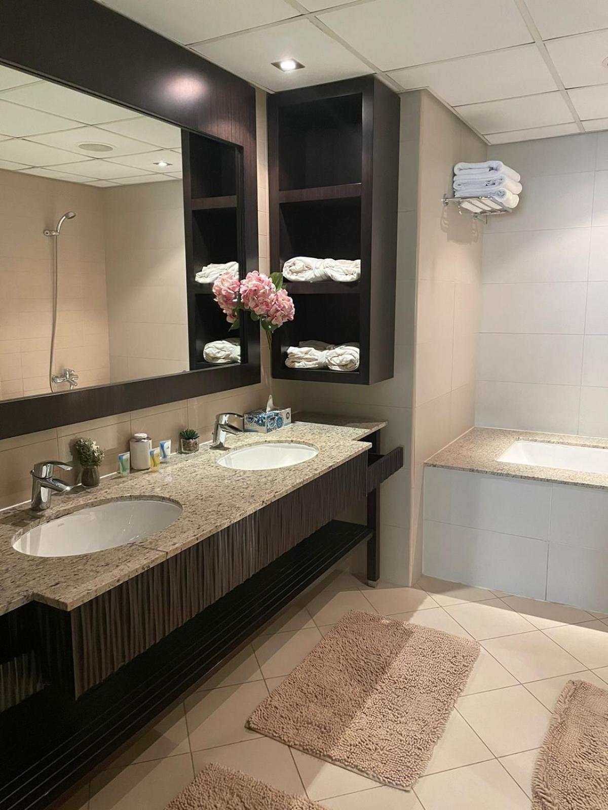 Anantara Hotel Apartment Palm Jumeirah Connected Anantara Hotel Dubai Eksteriør billede